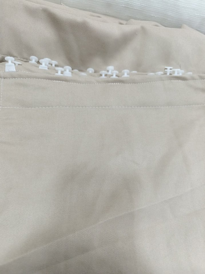 Düğmeli Bej fonluk kumaş perde - Görsel 4