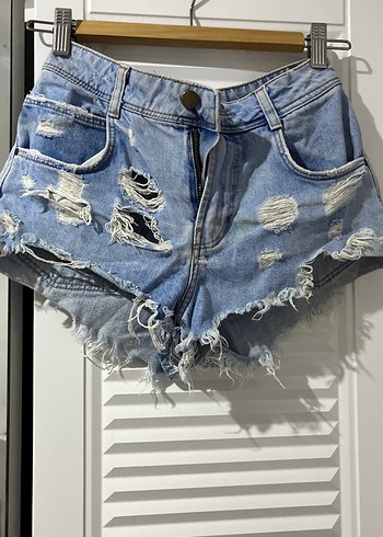 Kadın Mavi Yırtık Denim Mini Şort