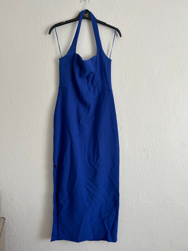 Halter yaka yırtmaçlı midi boy elbise - Görsel 3