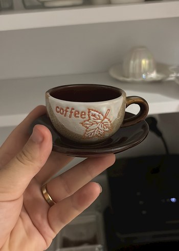 Kahverengi Seramik Kahve Fincanı ve Tabağı