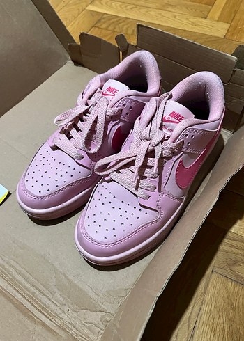 Nike Pembe Nike Spor Ayakkabı Kadın