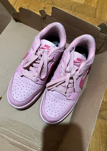 Pembe Nike Spor Ayakkabı Kadın