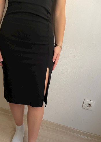 36 Beden siyah Renk Zincir Detaylı Siyah Midi Elbise