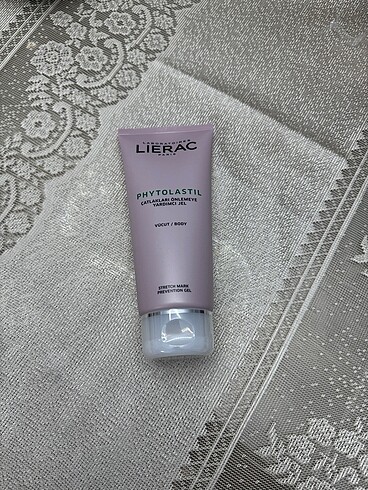 Lierac çatlak önlemeye yardımcı jel