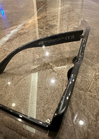 H&M H&M güneş gözlüğü siyah