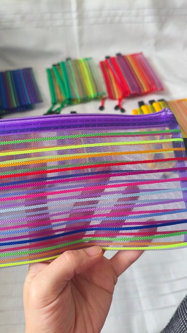 Renkli Şeffaf Fermuarlı Kalem Kutuları
(TOPTAN) 15 ADET MEVCUT - Görsel 3