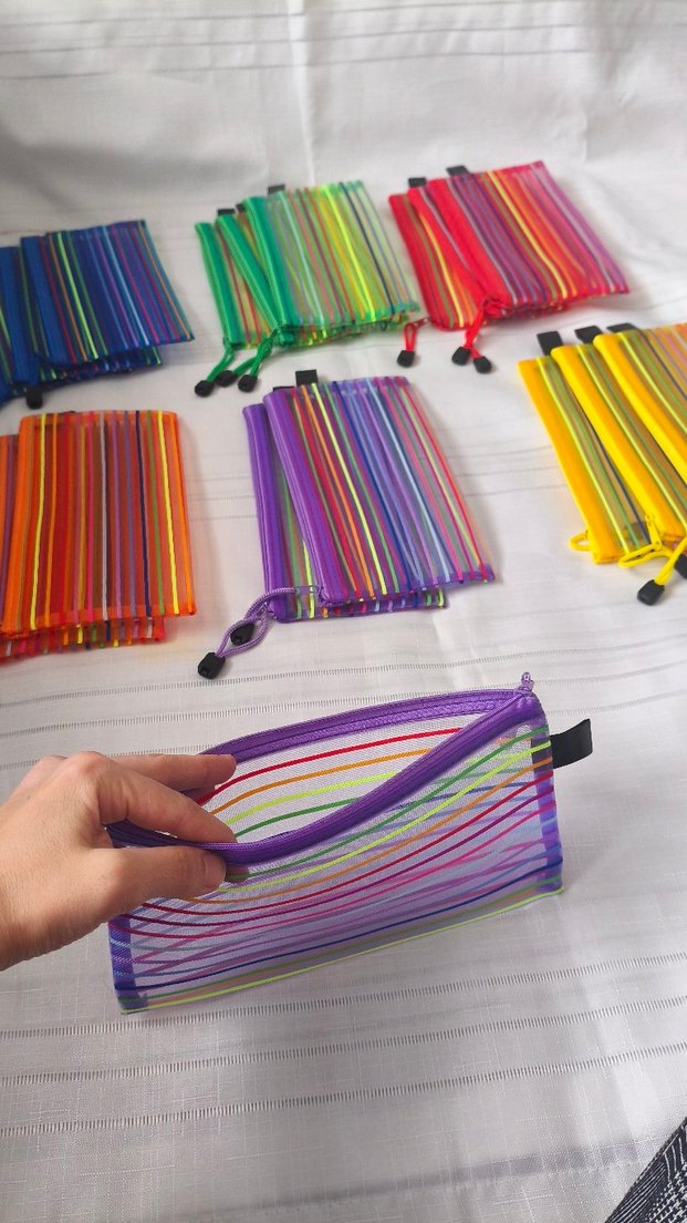 Renkli Şeffaf Fermuarlı Kalem Kutuları
(TOPTAN) 15 ADET MEVCUT - Görsel 4