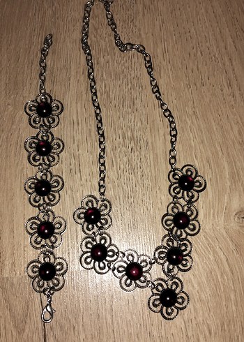 Bordo İşlemeli Zincir Detaylı Uzun Kolye