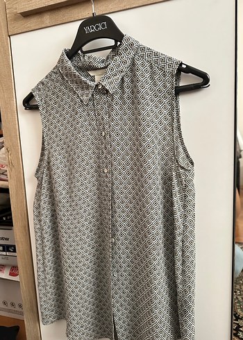 Gri Desenli Kolsuz  Gömlek hm - Görsel 2