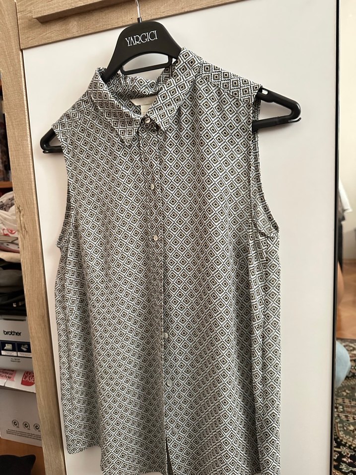 Gri Desenli Kolsuz  Gömlek hm - Görsel 2