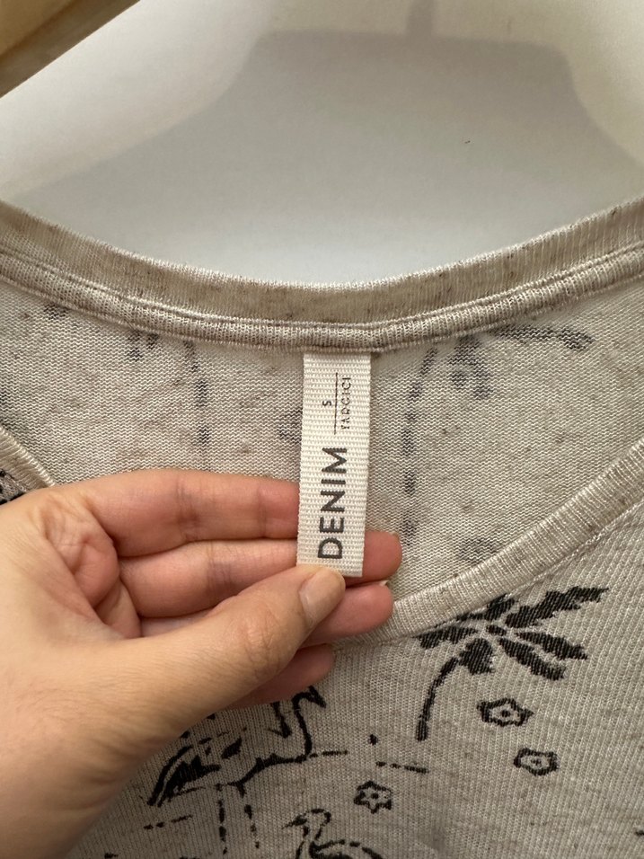 Kadın Bej  V Yaka  Yargıcı Tişört - Görsel 2