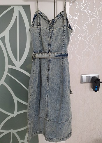 İnce Askılı, Kemerli Midi Denim Elbise - Görsel 2