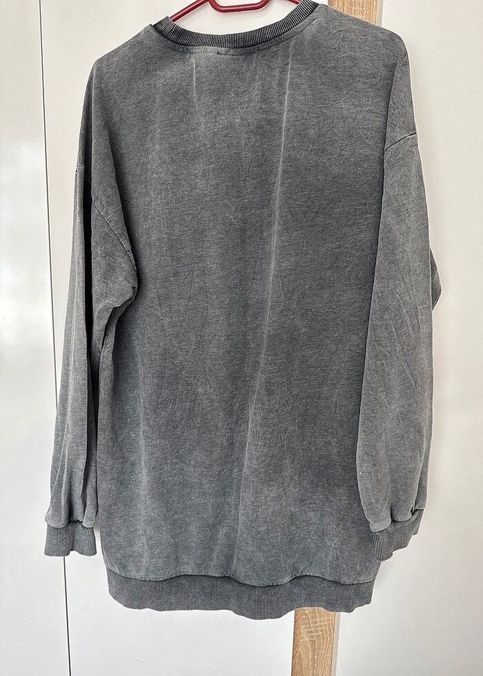 LCW lisanslı uzun sweatshirt - Görsel 4