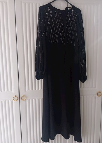 Uzun Siyah Gotik Nakışlı Elbise