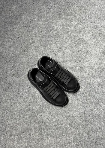 Alexander McQueen 40