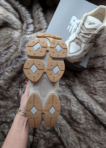 Beyaz Gri Kürklü Platform Sneakers - Görsel 6