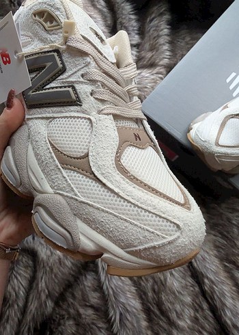 Beyaz Gri Kürklü Platform Sneakers - Görsel 4