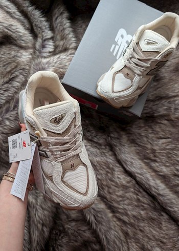 Beyaz Gri Kürklü Platform Sneakers - Görsel 7