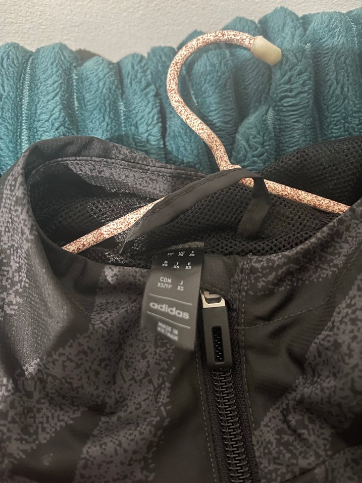 Beşiktaş Adidas Yağmurluk - Görsel 2