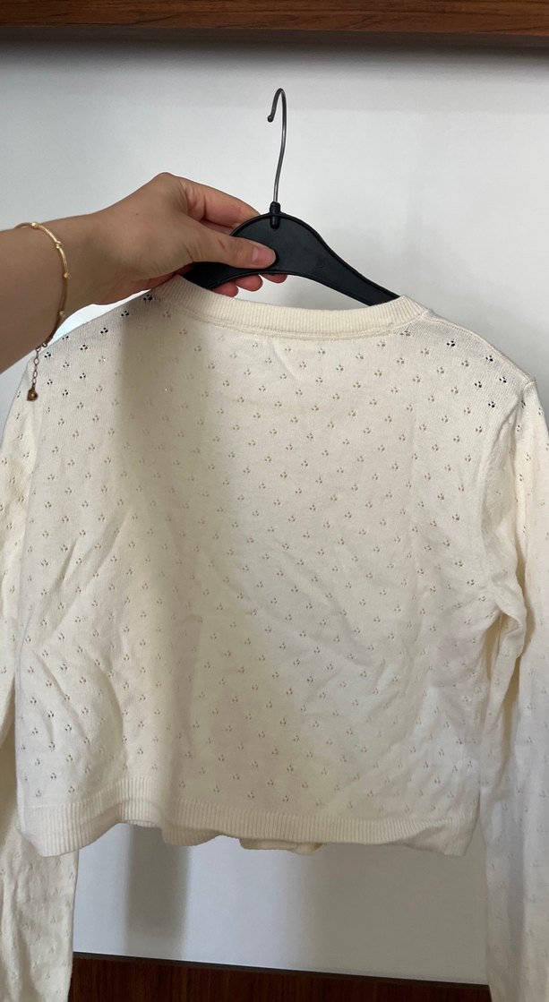 Kız Çocuk Beyaz Düğmeli Uzun Kollu Bolero - Görsel 4