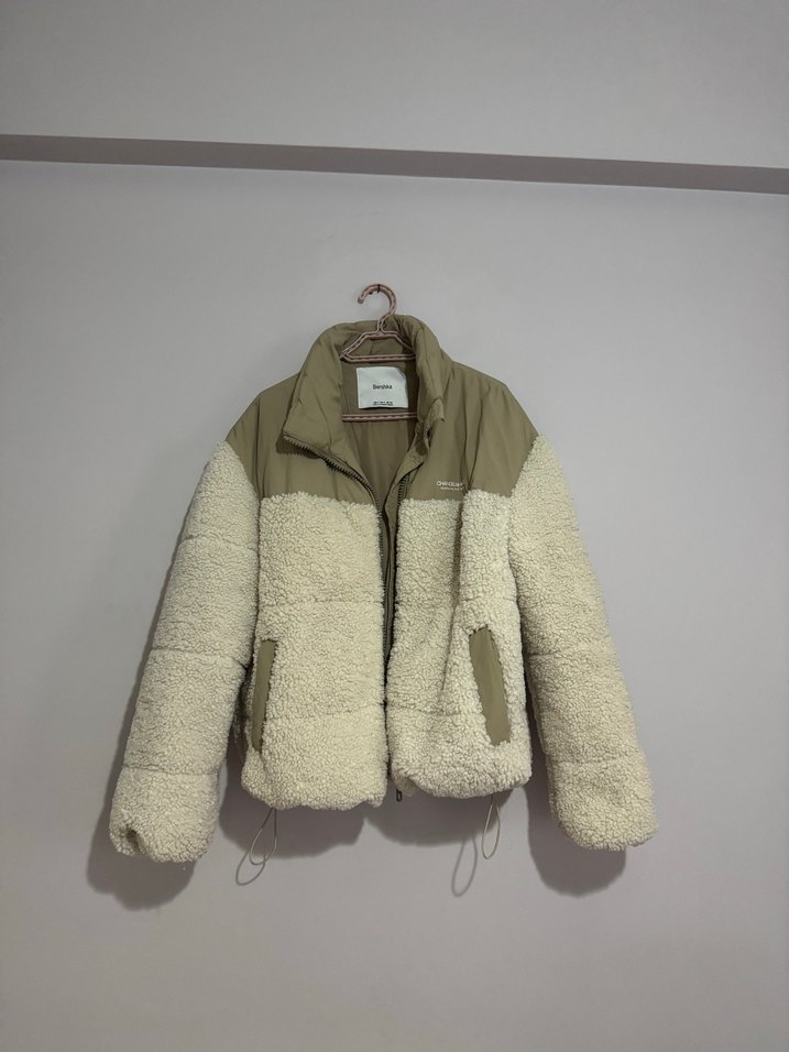 Bershka Bej Peluş Detaylı Kadın Kışlık Mont - Görsel 3