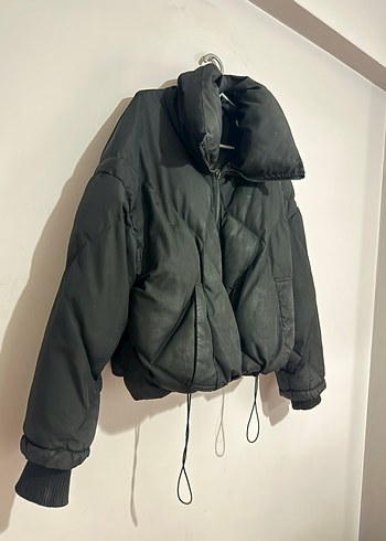 Siyah Yüksek Yakalı Kadın Kışlık Mont - Görsel 4