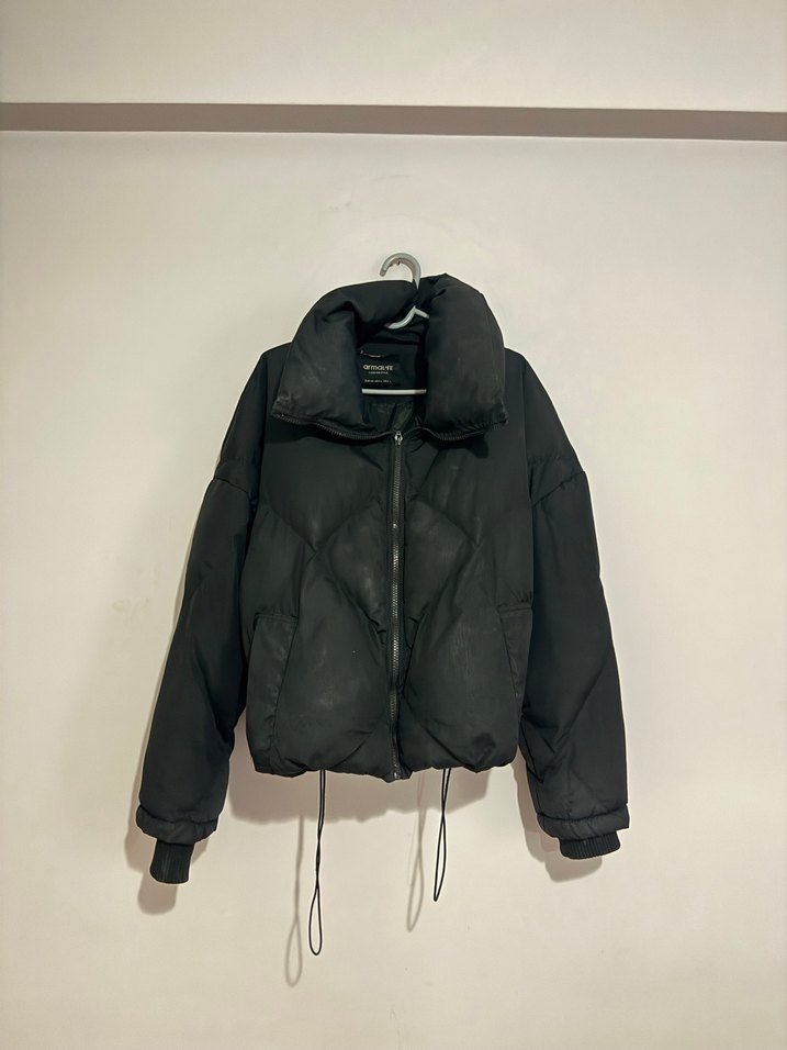 Siyah Yüksek Yakalı Kadın Kışlık Mont - Görsel 2