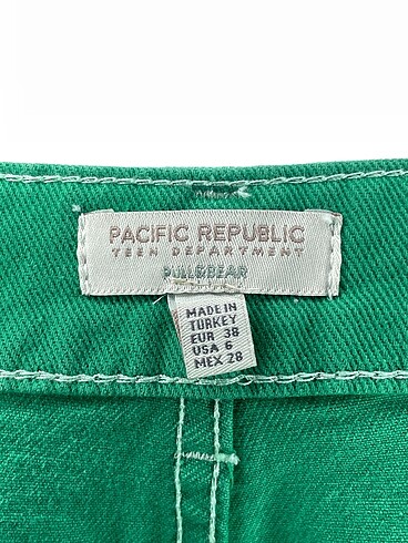 38 Beden yeşil Renk Pull and Bear Jean / Kot %70 İndirimli.