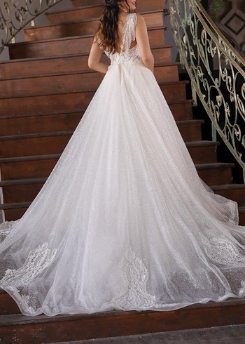 Tasarım V Yaka Beyaz balık kuyruk takmalı Gelinlik - Görsel 6