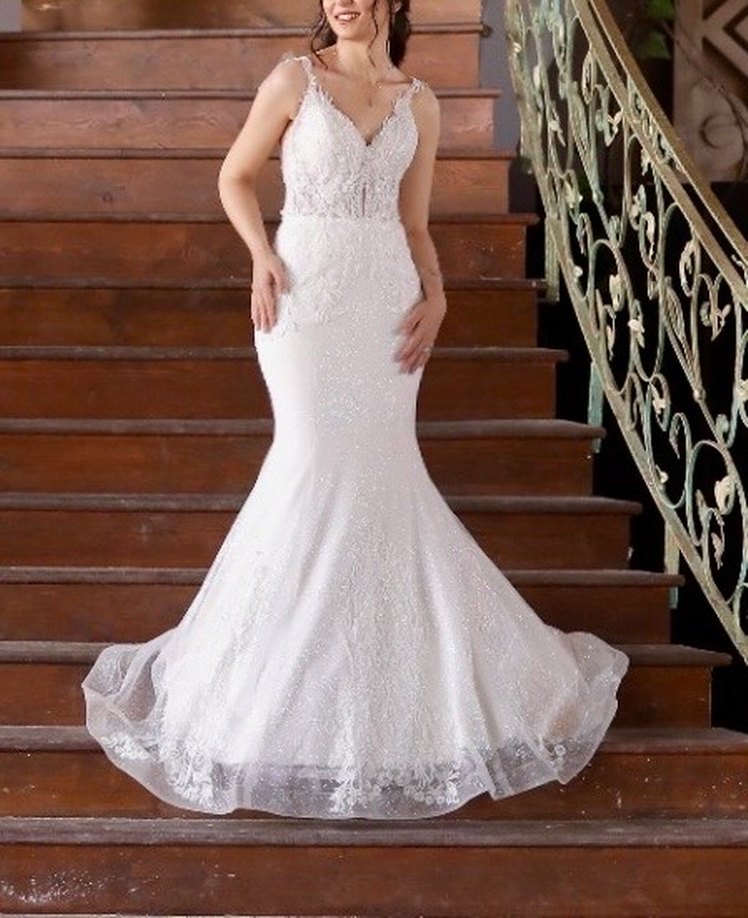 Tasarım V Yaka Beyaz balık kuyruk takmalı Gelinlik - Görsel 5