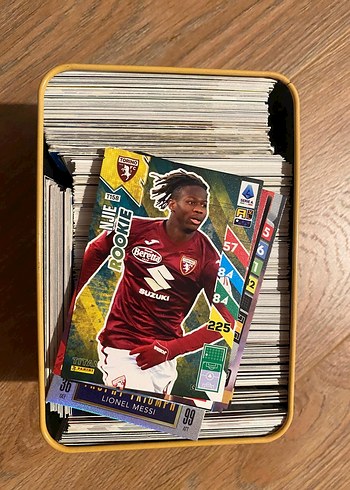 Parlak Altın Renkli Plastik Oyun Kutusu +350 kart - Görsel 3