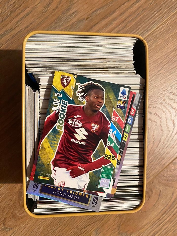 Parlak Altın Renkli Plastik Oyun Kutusu +350 kart - Görsel 3