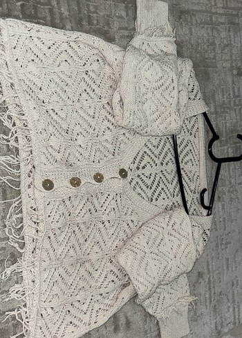 Bohem V Yaka Nakışlı Örgü Mini Hırka - Görsel 3