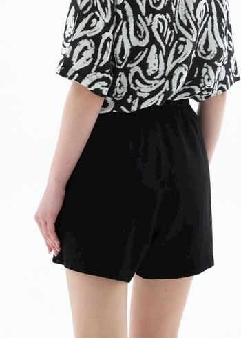 Keten karışımlı mini siyah şort - Görsel 3