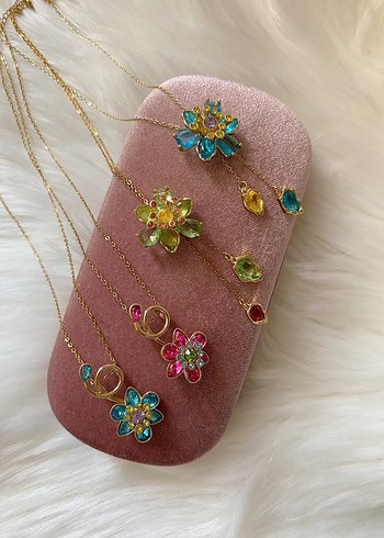 swarovski Mavi kristal kolye