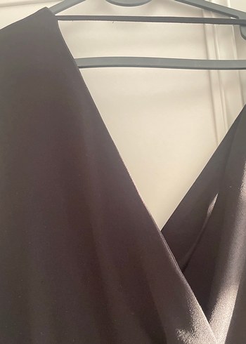 Kadriye baştürk Siyah Uzun V Yaka Kolsuz Elbise jile - Görsel 2