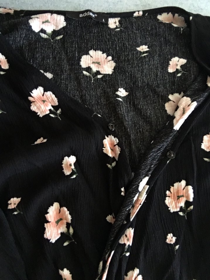 Çiçek Desenli V Yaka Elbise - Görsel 2