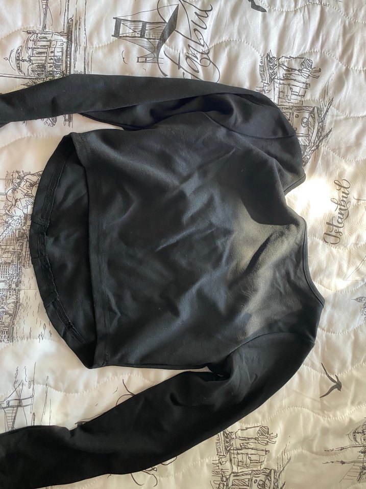 Siyah V Yaka Uzun Kollu Gotik Bluz - Görsel 3