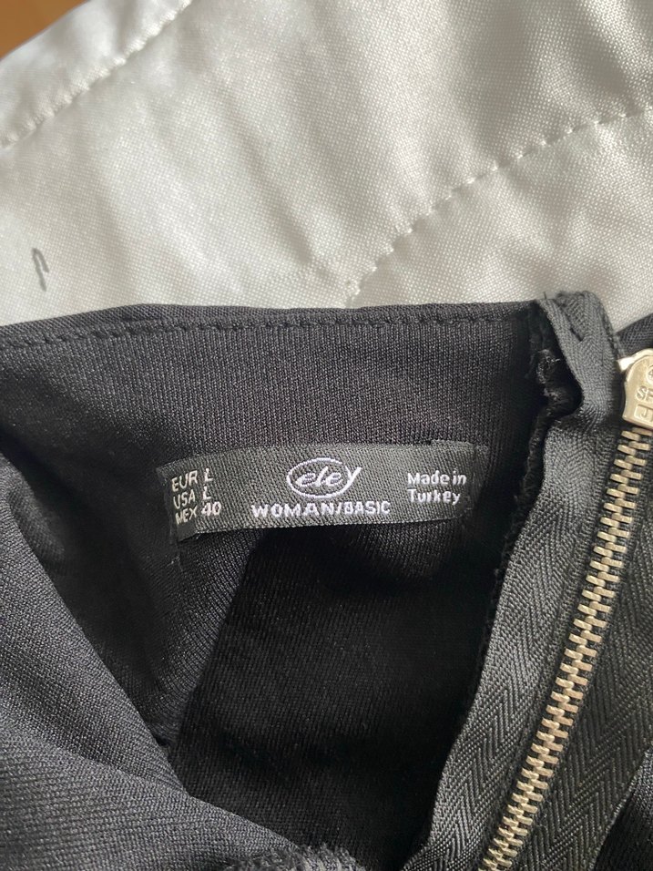 V Yaka Siyah Keten Salaş Bluz - Görsel 3