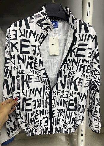 Nike Baskılı Beyaz Erkek Rüzgarlık