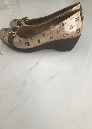 Bej Parlak Yılan Desenli Tokalı Kadın Babet - Görsel 2