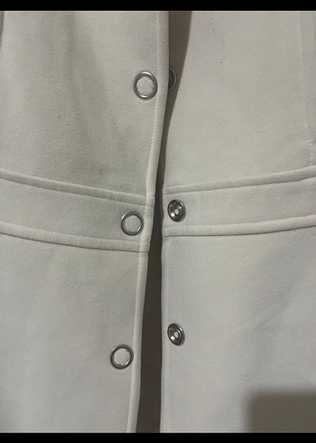 Düğmeli Krem Rengi Kaban - Görsel 2