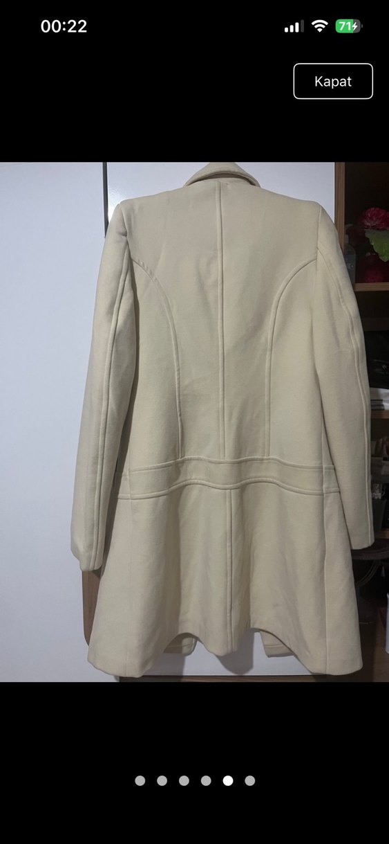 Düğmeli Krem Rengi Kaban - Görsel 5