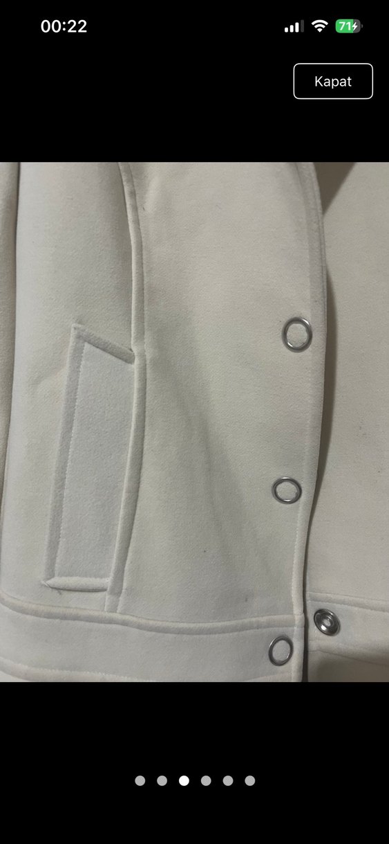 Düğmeli Krem Rengi Kaban - Görsel 3