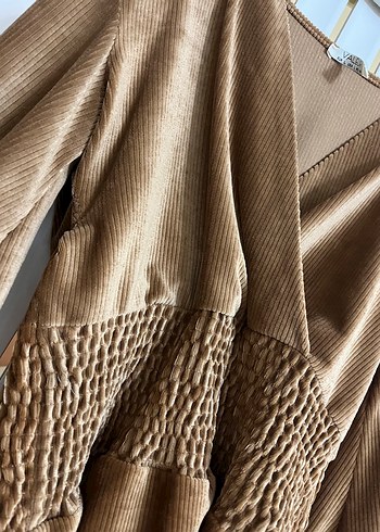 Piliseli Kahverengi Süet V Yakalı Bluz - Görsel 3