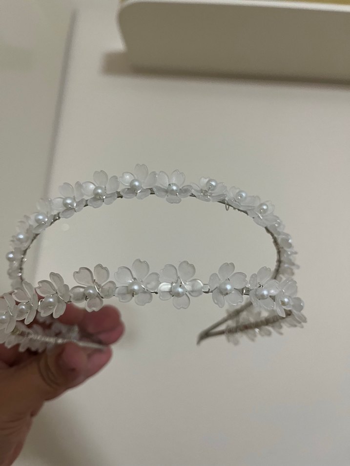 Beyaz Boncuklu Minimalist Saç Aksesuarı - Görsel 4