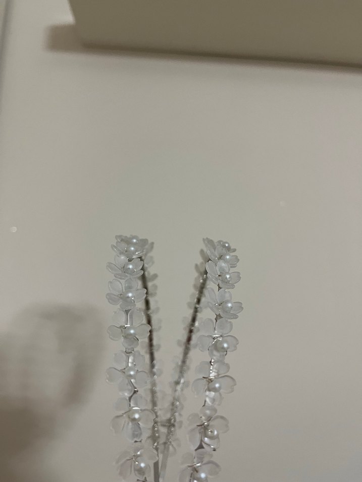 Beyaz Boncuklu Minimalist Saç Aksesuarı - Görsel 2