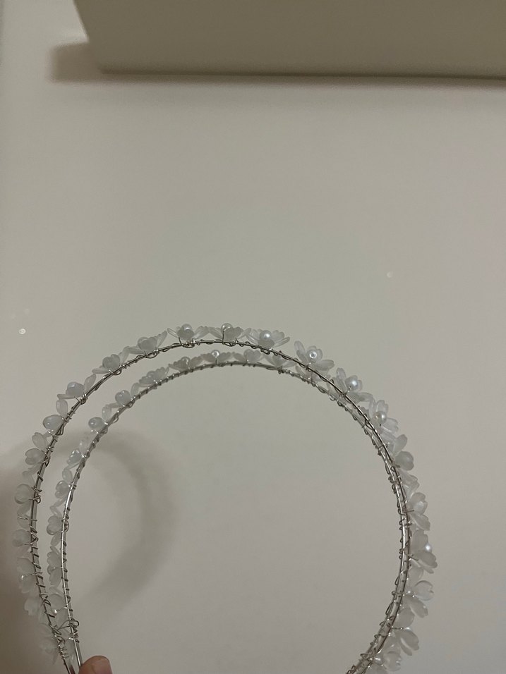 Beyaz Boncuklu Minimalist Saç Aksesuarı - Görsel 3