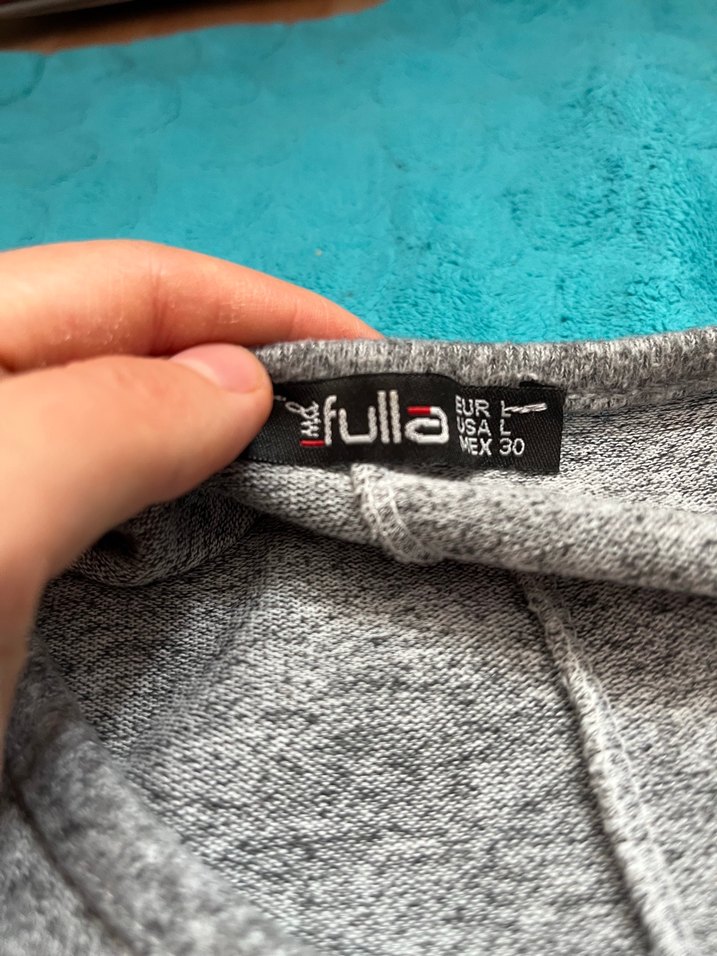 Gri Uzun Kollu Düğmeli Kadın Kazak - Görsel 2