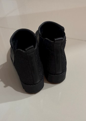 36 Beden Siyah Kadın Dolgu Topuklu Bot Velcro